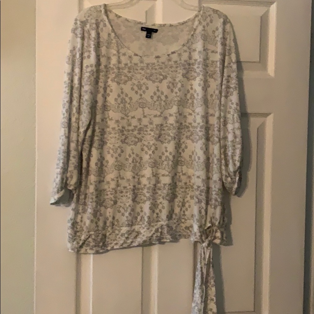 Gap shirt with side tie detail